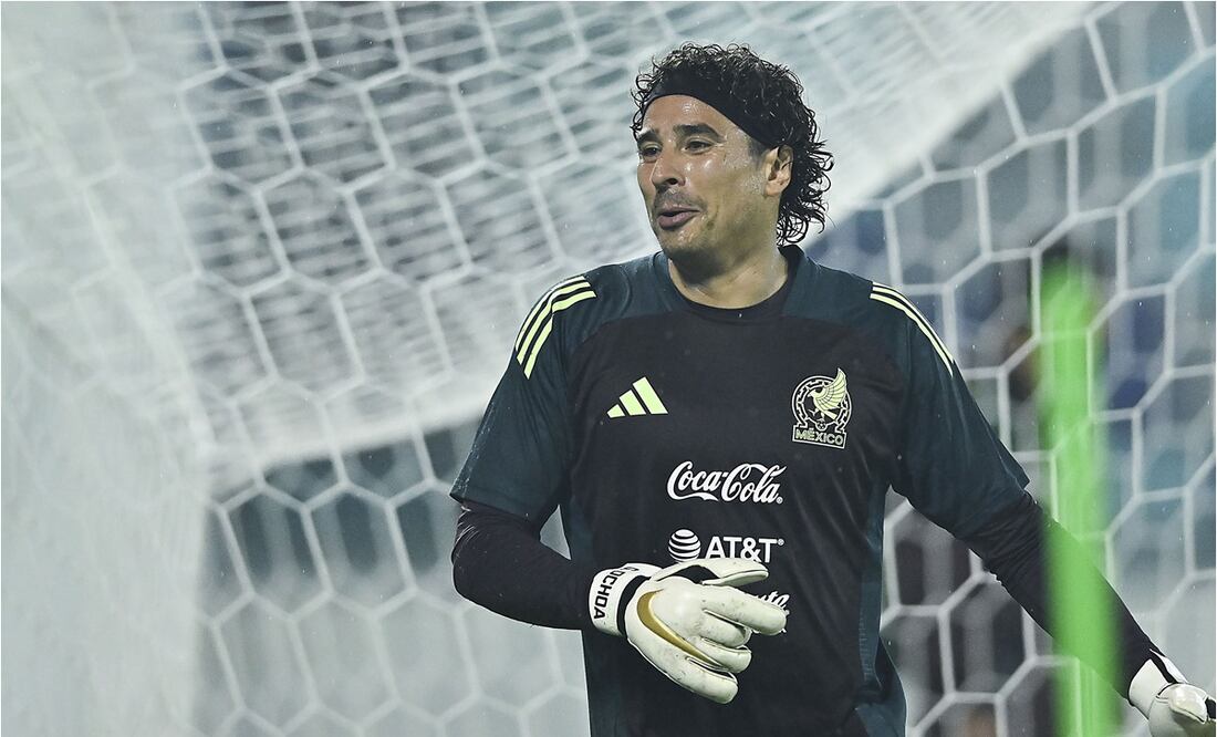 Guillermo Ochoa adelanta la fecha de su retiro; "En el futbol me queda hasta el 2026"