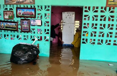 Frente frío 8: Se desborda río en Veracruz y casas quedan bajo el agua; activan planes de ayuda