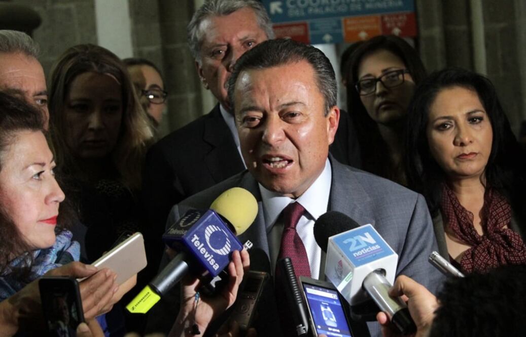 El priísta César Camacho presentó un par de denuncias de hechos debido a las agresiones. Foto: Carlos Mejía/EL UNIVERSAL