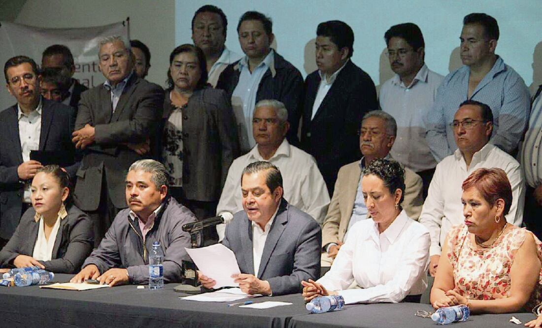 En conferencia de prensa, Juan Hugo de la Rosa consideró que el PRD se alejó de sus propósitos y objetivos. / ESPECIAL