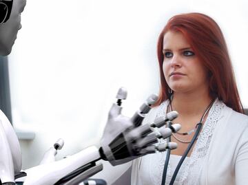 ChatGPT: así funciona el chatbot que casi se recibe de médico en EU