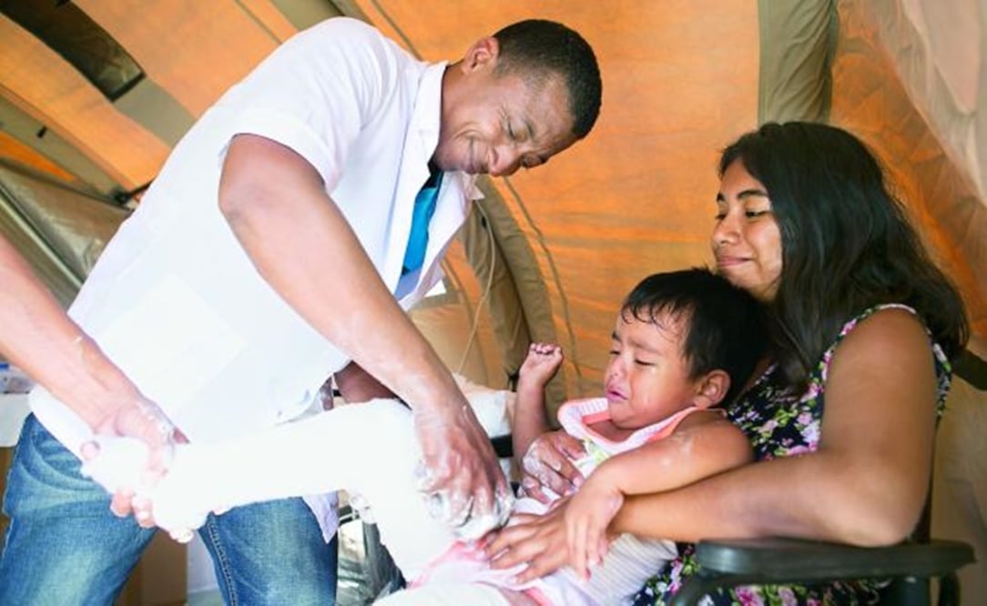 The Henry Reeve International Medical Brigade (HRIMB) of Cuba providing medical attention - Photo: Mario Arturo Martínez/EL UNIVERSAL