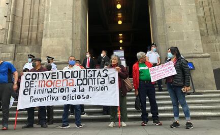 Prisión preventiva oficiosa. Simpatizantes de Morena celebran decisión de posponer debate en la SCJN