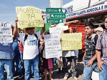 Comisionado y secretario de gobierno de Morelos chocan por autodefensas