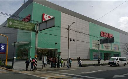 Hombre asesina a dos personas dentro de Sears en Tlalnepantla y luego se suicida