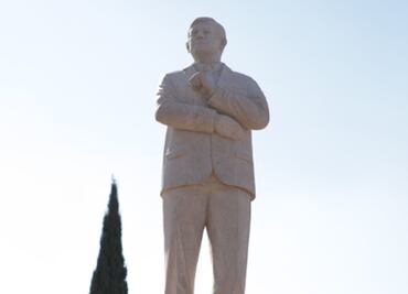 "Me nació este gesto para nuestro Presidente", dice exalcalde de Atlacomulco que pagó estatua de AMLO