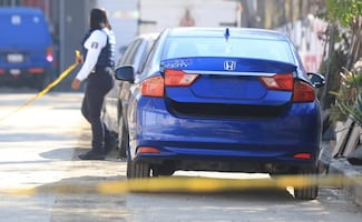 Localizan en Neza auto implicado en muerte de motociclista; víctima fue arrastrada más de un kilómetro en Iztapalapa