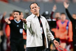 Juan Reynoso regresa a la Liga MX; es anunciado como nuevo técnico de Necaxa