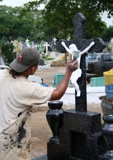 ¡A dormir con los muertos!