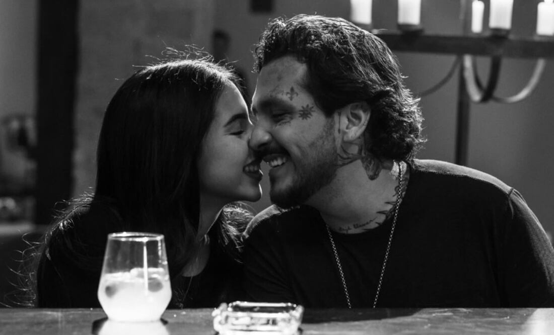 Con esta foto, Ángela Aguilar promociona "Amé", el nuevo tema de su esposo Christian Nodal.