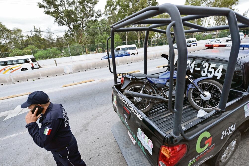 La motocicleta fue golpeada por un automovilista que salió en reversa de un estacionamiento (ARCHIVO. EL UNIVERSAL)