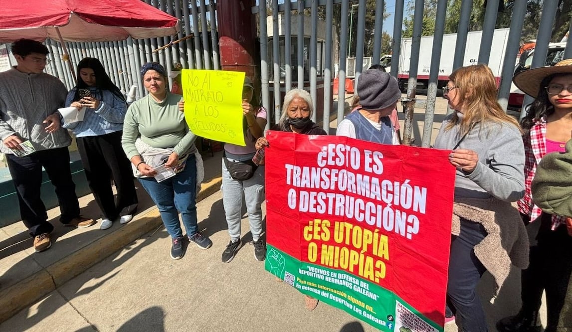 Bloquean Deportivo Hermanos Galeana; activistas denuncian presunto maltrato animal. Foto: Juan Carlos Williams