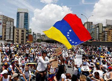Miles de mujeres marchan en Venezuela contra la “represión” y “por la paz”