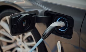 Mayor consumo de autos híbridos impulsará industria de aluminio, prevén; fundidores calculan crecimiento de 7.2% al año