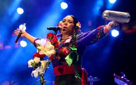 Lila Downs respalda al reguetón y abre la puerta a una colaboración con Cachirula