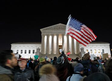 Critican a Trump por llamar "supuesto juez" a quien suspendió su decreto