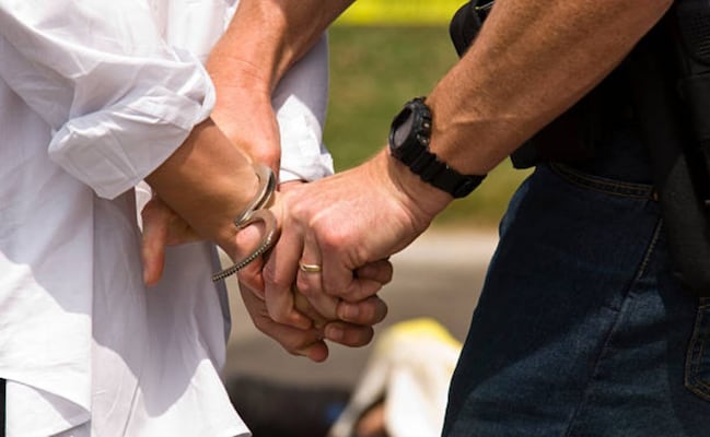 Detienen a 8 policías municipales en Guanajuato; son señalados por presuntos hechos delictivos