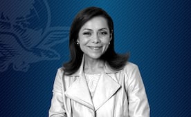 Frente a la tumba de un soldado