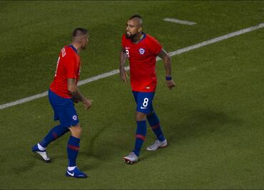 Arturo Vidal responde a invitación de Nico Castillo