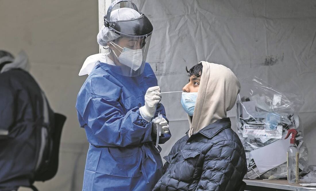Las pruebas de Covid-19 con resultado negativo no son exigibles a los trabajadores por parte de los patrones, aseguran especialistas laborales. Foto: Germán Espinosa/ EL UNIVERSAL.