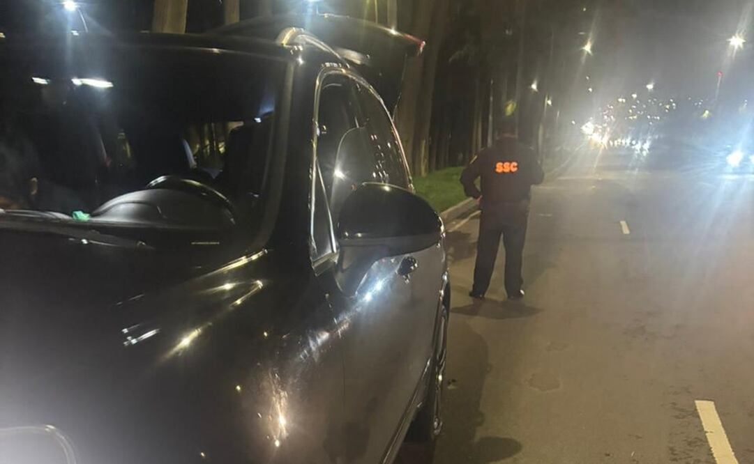 La camioneta del periodista sufrió la ponchadura de dos llantas del lado del conductor | FOTO: @davidfaitelson_