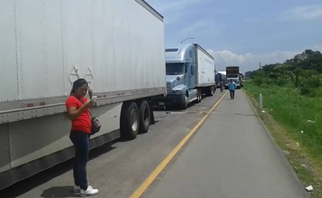 Los maestros levantaron los bloqueos en los puentes fronterizos, con lo que se reanudó el tráfico de camiones de carga, interrumpido desde hace 11 días. Foto: Fredy Martín Pérez / EL UNIVERSAL