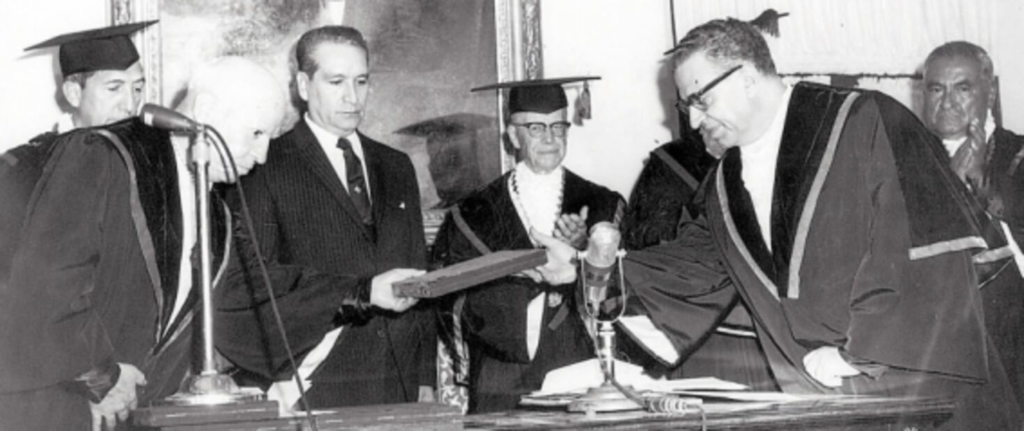 El poeta mexicano que impulsó la distribución de libros gratuitos