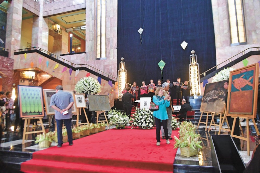 Admiradores del maestro Toledo acudieron al Palacio de Bellas Artes. Foto: Hugo García. EL UNIVERSAL