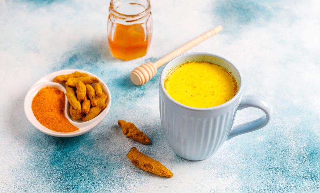 Descubre los beneficios de tomar una infusión de cúrcuma. Foto: Freepik