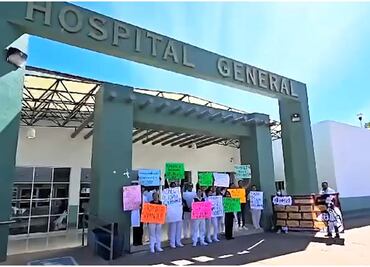 Trabajadores del IMSS-Bienestar en Zacatecas protestan por falta de contrato; revelan que no hay insumos ni medicamentos