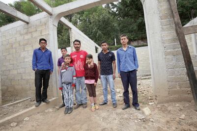 Se esfuerzan para seguir unidos y estudiando