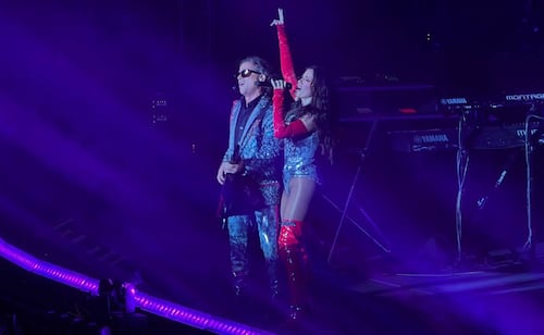 Aitana Derbez Debuts on Stage with Mom Alessandra Rosaldo at Sentidos Opuestos Concert