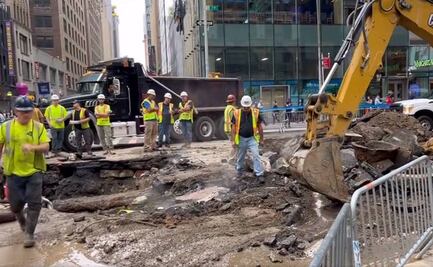 Fuga de agua en Nueva York inunda las calles y metro de Times Square