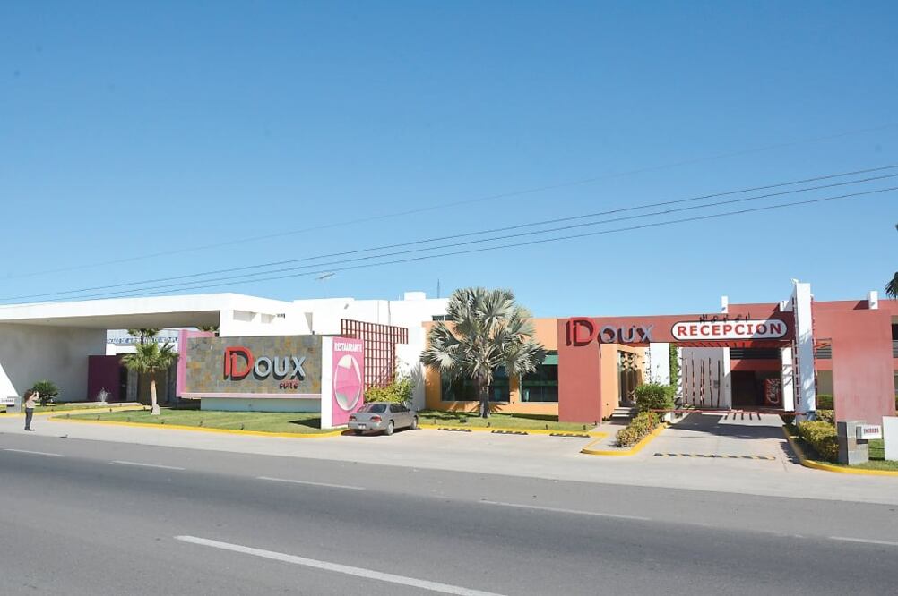 El Hotel & Suites Doux se ubica en el kilómetro 3, al ras de la carretera internacional, tramo Los Mochis-San Miguel (AMALIA ESCOBAR. EL UNIVERSAL)
