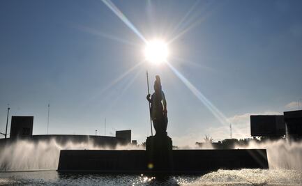 Retiran estatua de La Minerva para reparación