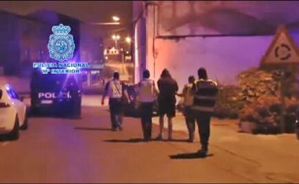 Detienen a hombre por promover terrorismo con playeras