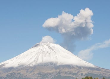 Aumenta actividad del volcán Popocatépetl con 106 exhalaciones