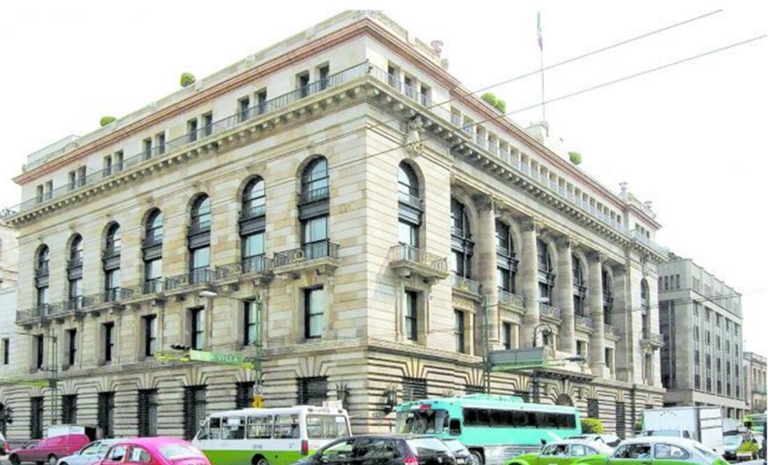 Subir tasas y recortar gasto al mismo tiempo, no era recomendable: minutas