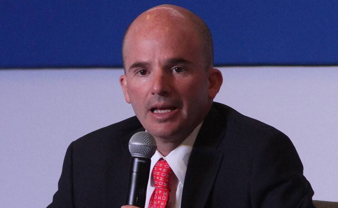 Se hacen de la vista gorda con modelo de Palacio