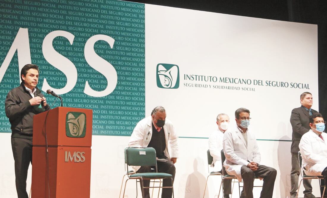 Zoé Robledo, director del IMSS, dijo que el instituto dejó de recibir 13 mil millones de pesos por cuotas obrero-patronales. CARLOS MEJÍA. EL UNIVERSAL