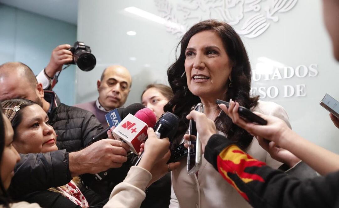 Kenia López Rabadán, presidenta de la Cámara de Diputados, en entrevista con distintos medios de comunicación este 6 de enero de 2026. Foto: Especial