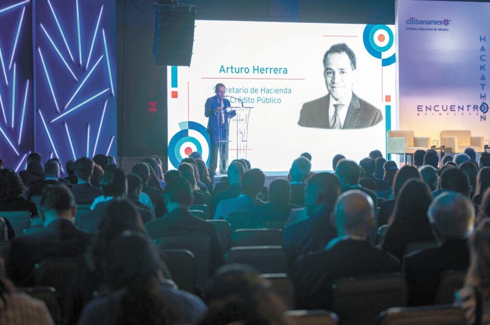 El secretario de Hacienda, Arturo Herrera, afirmó que quedó satisfecho con la aprobación de la Ley de Ingresos para 2020 y descartó que el Paquete Económico tenga un corte populista. Foto/CORTESÍA