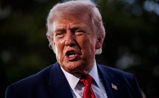 Académica advierte consecuencias a migrantes mexicanos por políticas financieras de Trump; prevé golpe a remesas
