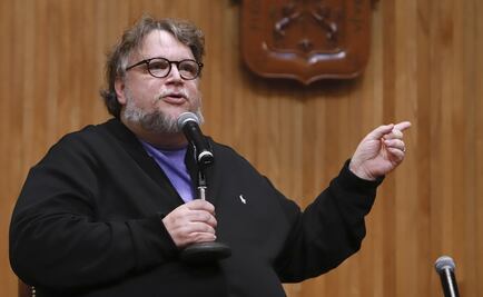 Guillermo del Toro y Cinépolis entregan beca a joven mexicana