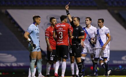 Nicolás Vikonis se disculpa con el Mazatlán tras expulsión vs Puebla