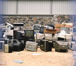 Enterradores de tecnología, testigos de una nueva era