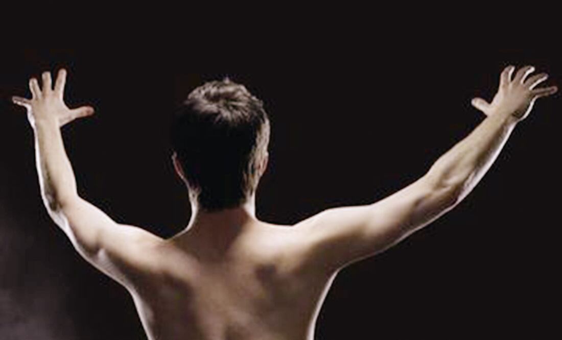 Radcliffe actuó desnudo en la obra Equus, en Broadway, y el año pasado se destapó para la película Cuernos. Foto: Especial