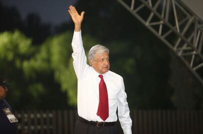 AMLO, presidente de Morena vía 'fast track'