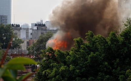 Reportan incendio en bodega de la colonia Juárez en alcaldía Cuauhtémoc