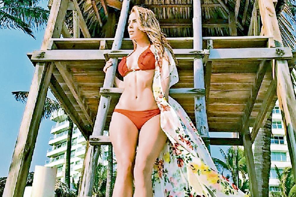 En su canción, Cynthia invita a los hombres a retomar el romanticismo. (ARCHIVO EL UNIVERSAL)